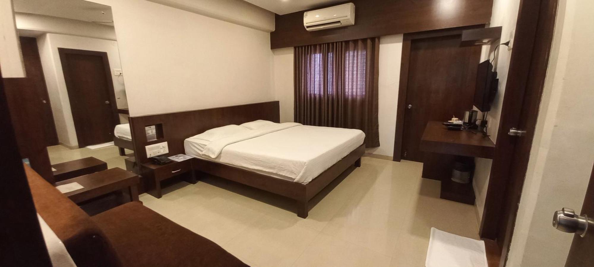 Hotel Rama Heritage Нашик Екстер'єр фото